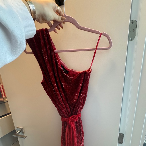 RETROFETE RED SPARKLE ONE SHOULDER DRESS - Picture 5 of 10
